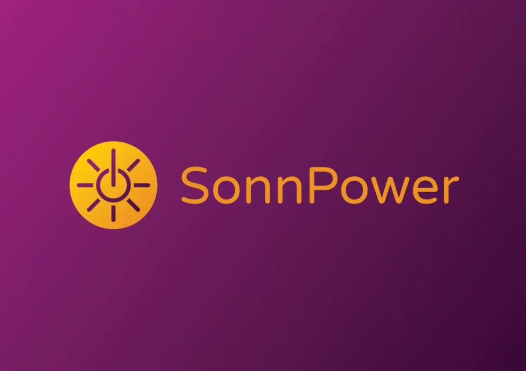 Logo von SonnPower in gelb auf Untergrund in Lila